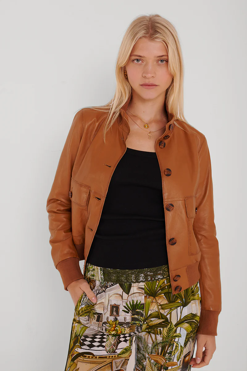 Basic Geripptes Top in Schwarz - Image 14