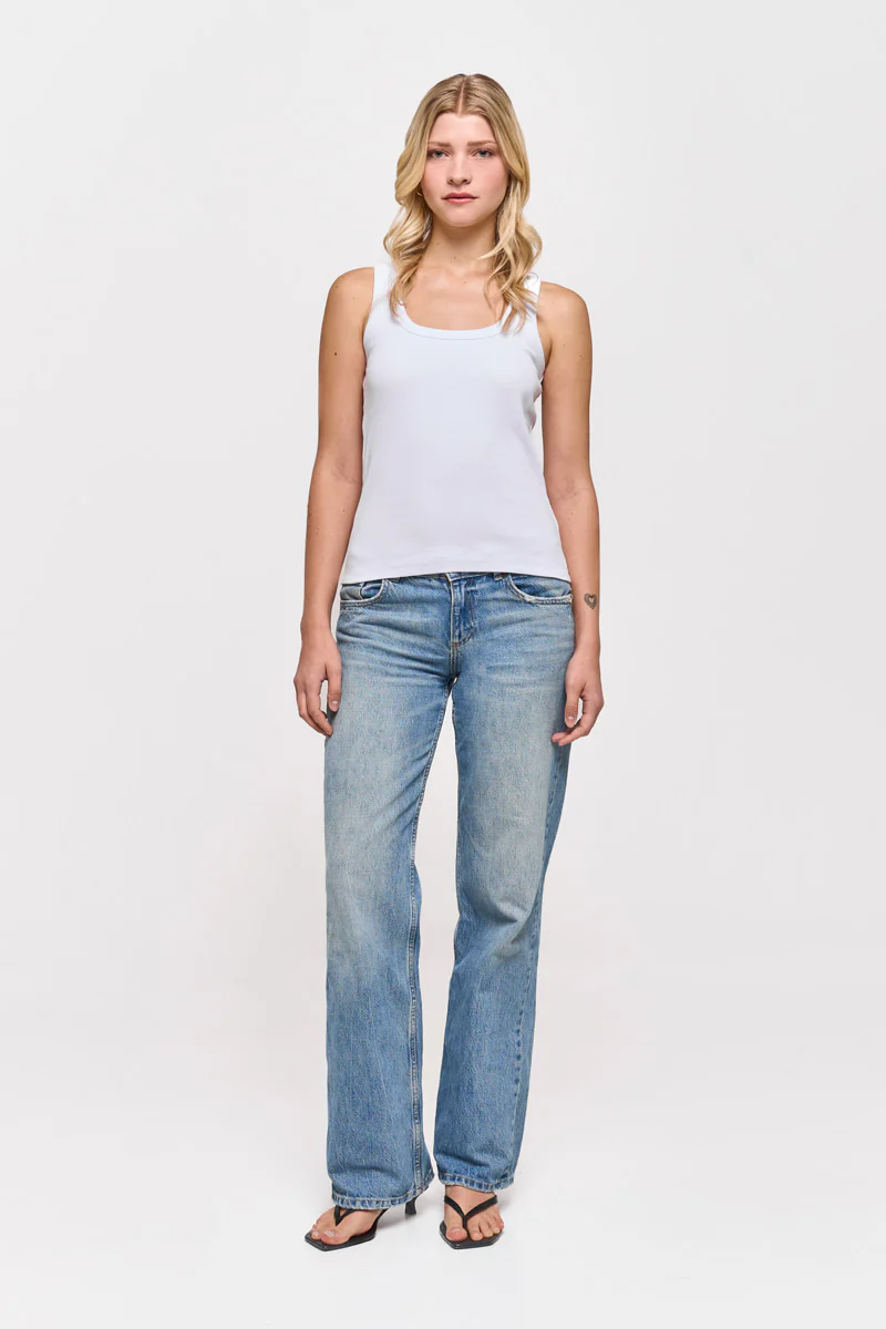 Basic Geripptes Top in Weiss - Image 10