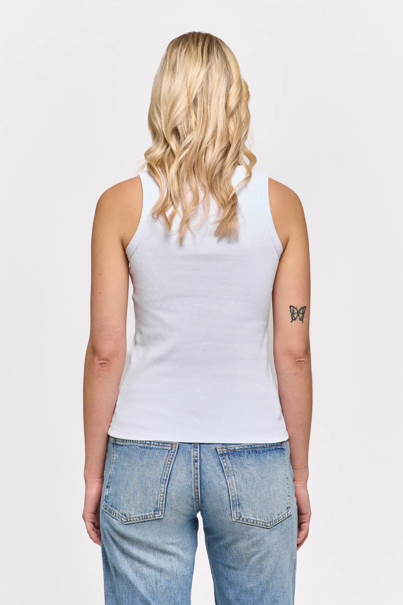 Basic Geripptes Top in Weiss - Image 12