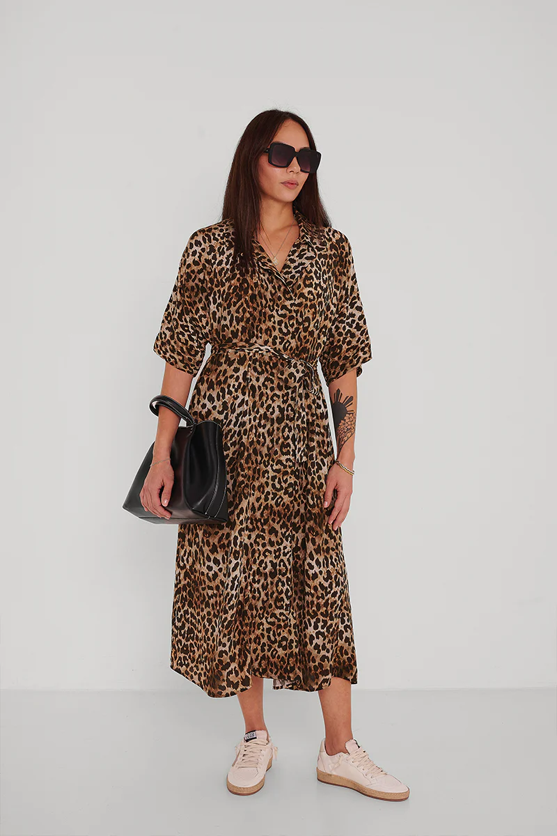 Leo Midi Hemdkleid mit Gürtel - Image 6