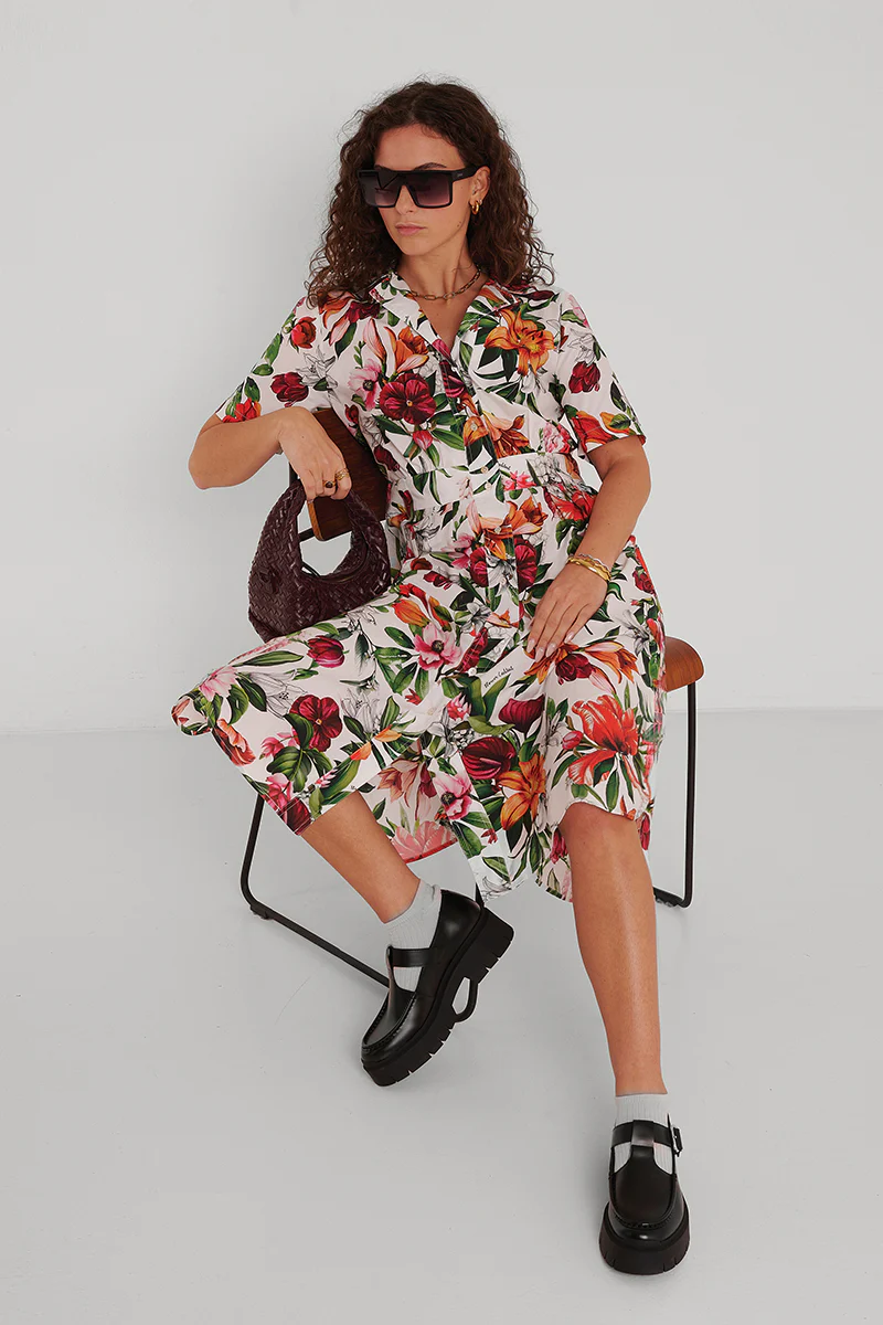 Midi Hemdkleid mit roten Blumen - Image 6