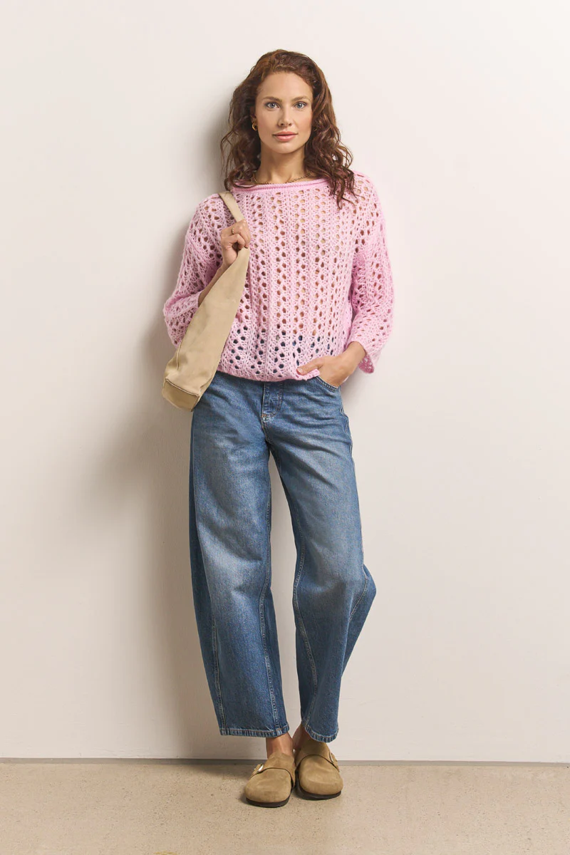 Rosa Pullover in Ajourstrick mit weiten Ärmeln - Image 5