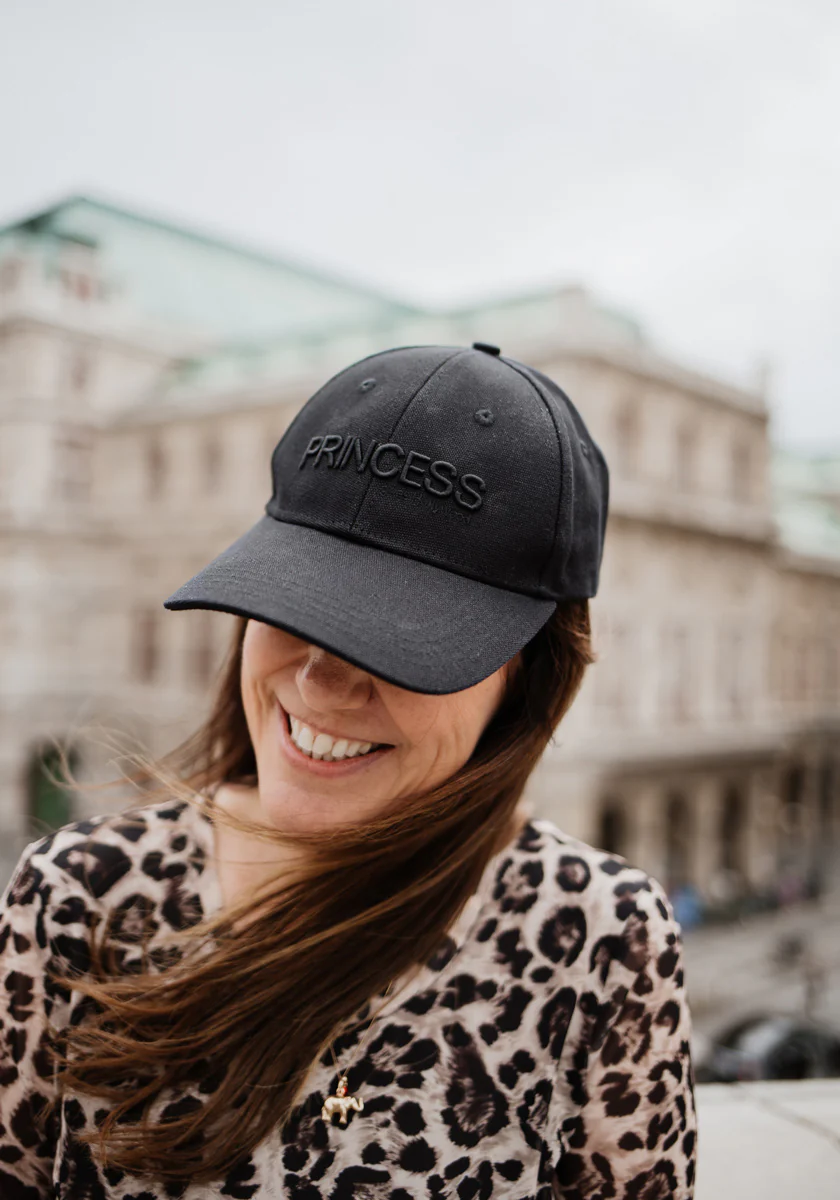 Schwarze Canvas Kappe Princess - Image 5